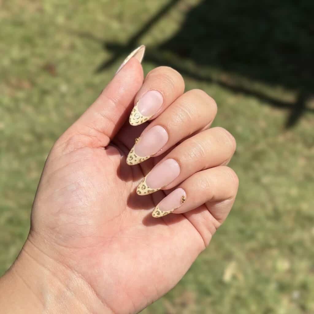 press on nails golden leopard chrome doré faux ongles amande M