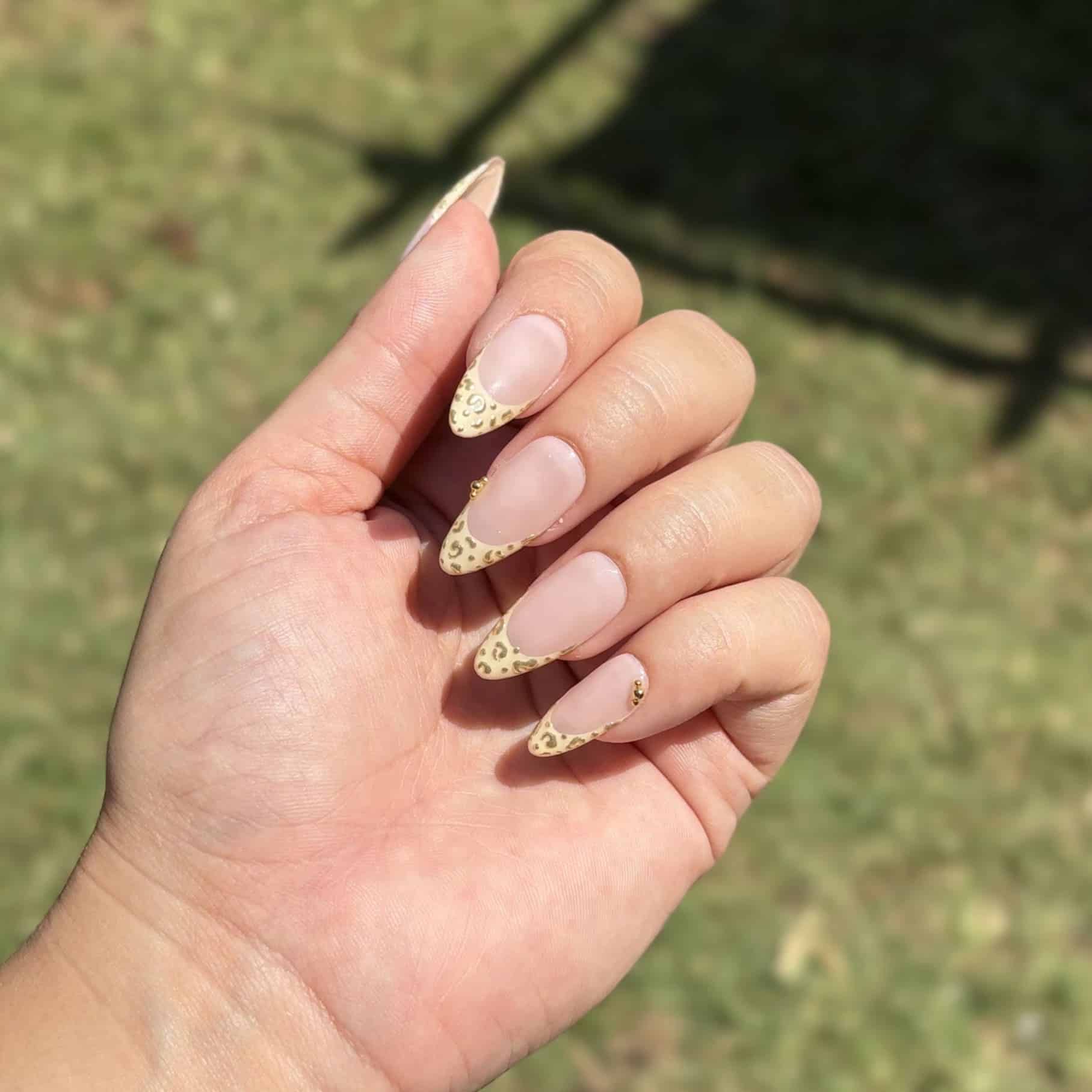 press on nails golden leopard chrome doré faux ongles amande M