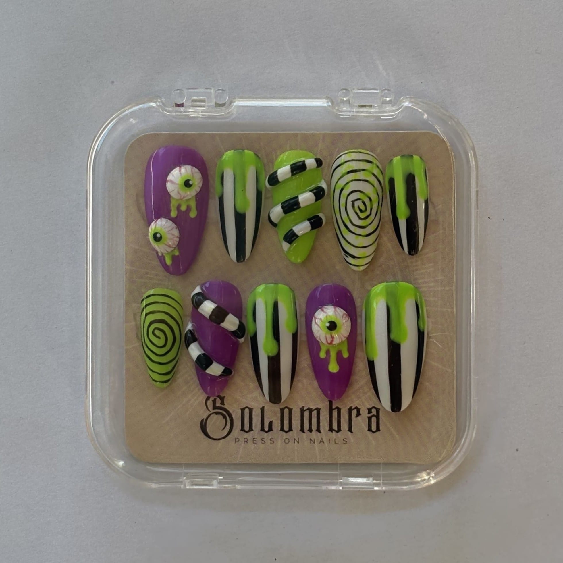 boite de rangement press on nails Beetlejuice faux ongles halloween amande M vert fluo violet et 3d