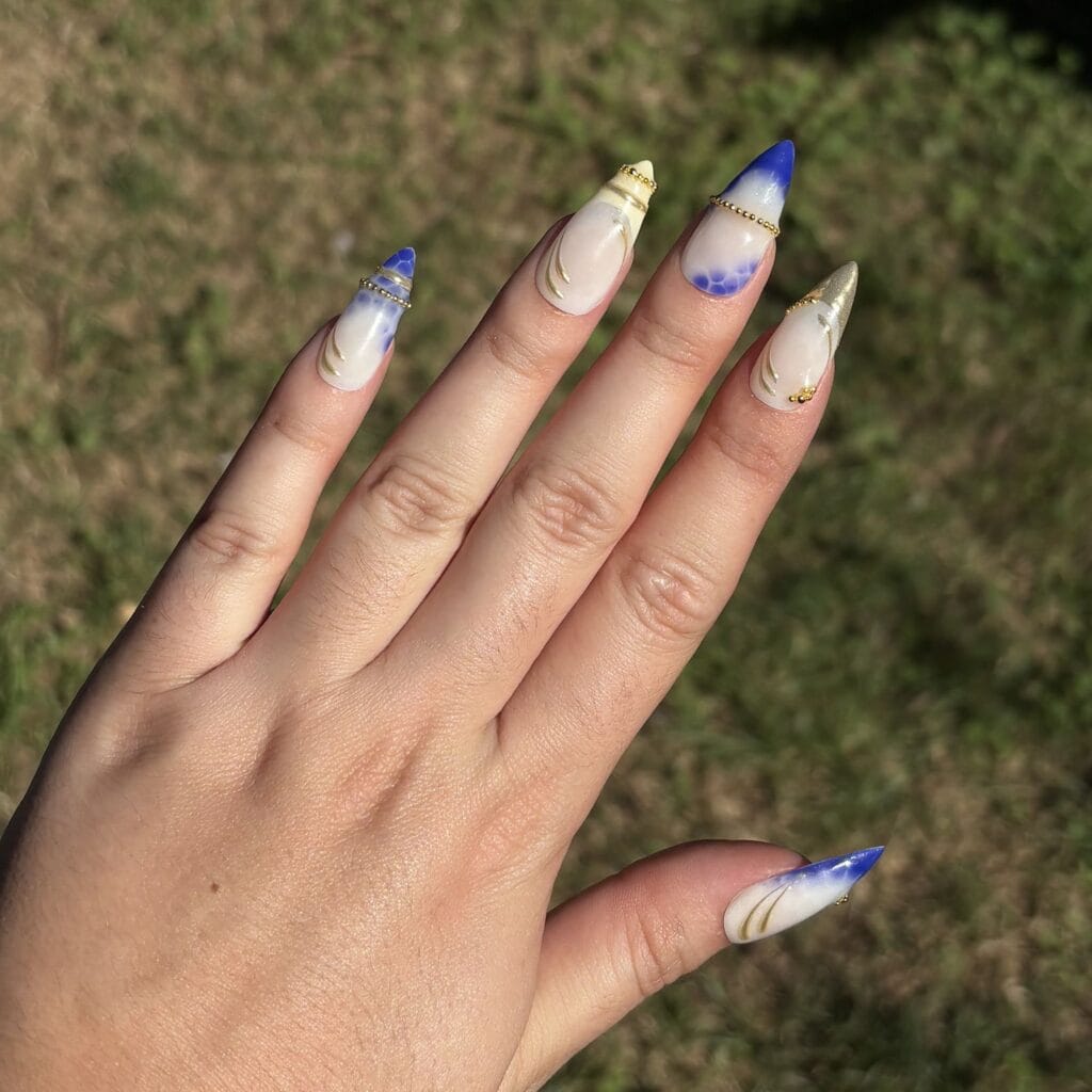 set de press on nails cleo faux ongles stiletto M jaune bleu et doré