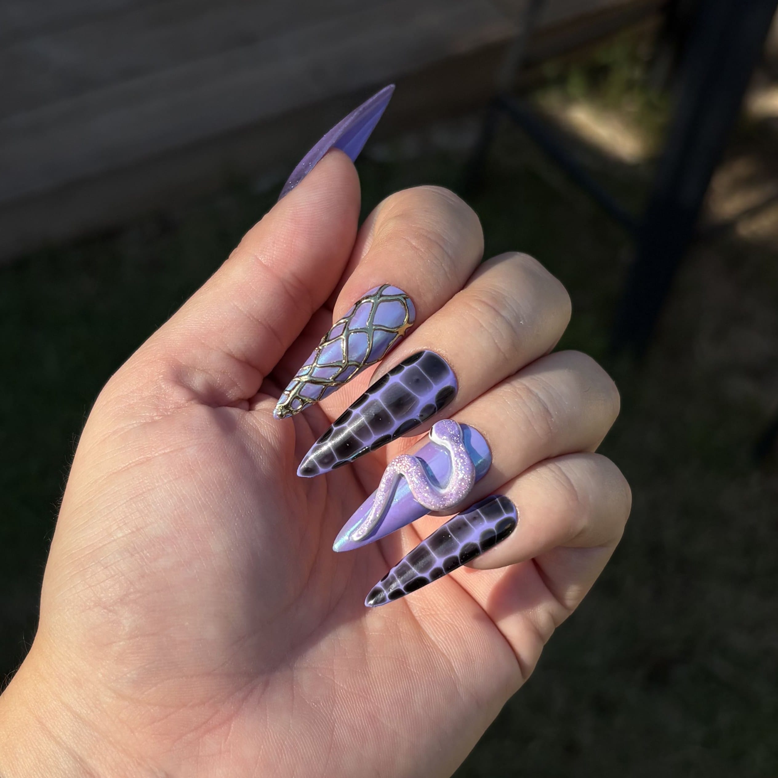 set de press on nails lilith faux ongles stiletto L violet serpent 3d