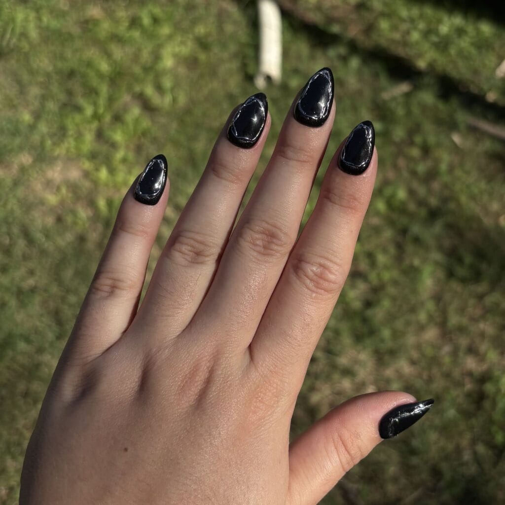 Press on nails ondine faux ongles amande S noir et chrome argenté